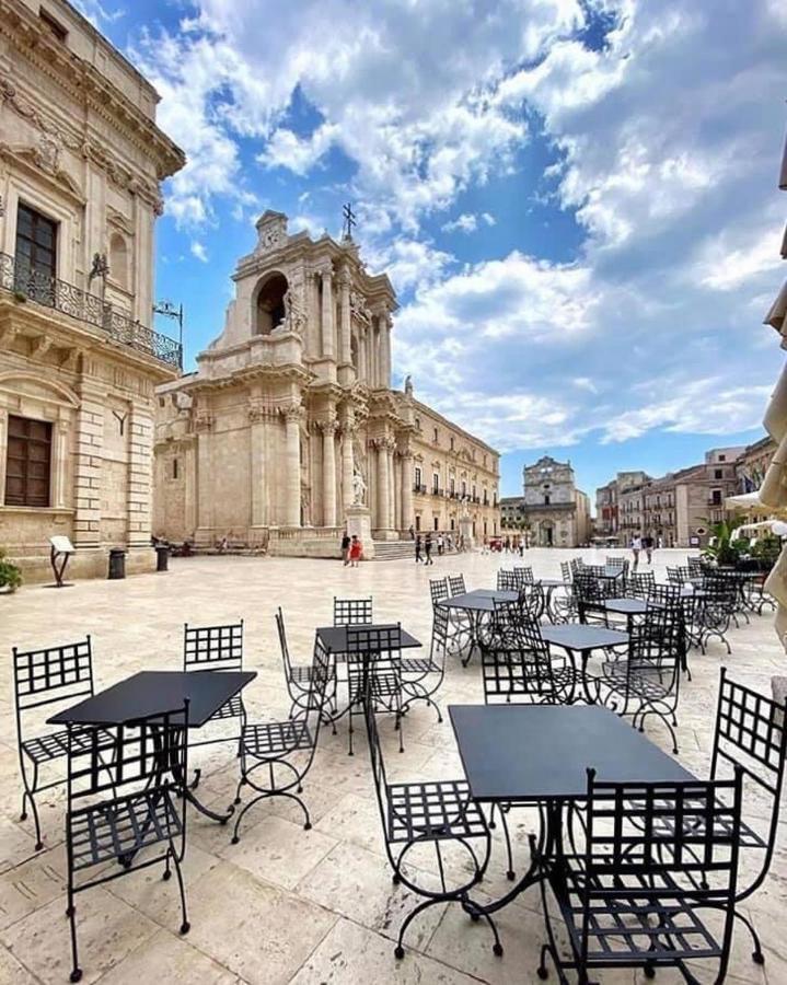 Appartement Ortigia Charme Piazza Duomo à Syracuse Extérieur photo