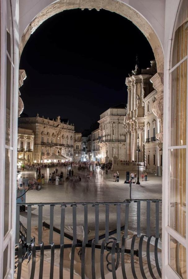 Appartement Ortigia Charme Piazza Duomo à Syracuse Extérieur photo