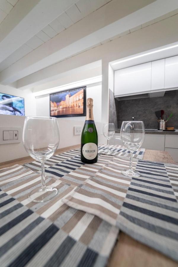 Appartement Ortigia Charme Piazza Duomo à Syracuse Extérieur photo