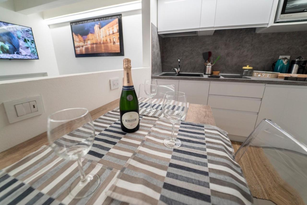 Appartement Ortigia Charme Piazza Duomo à Syracuse Extérieur photo
